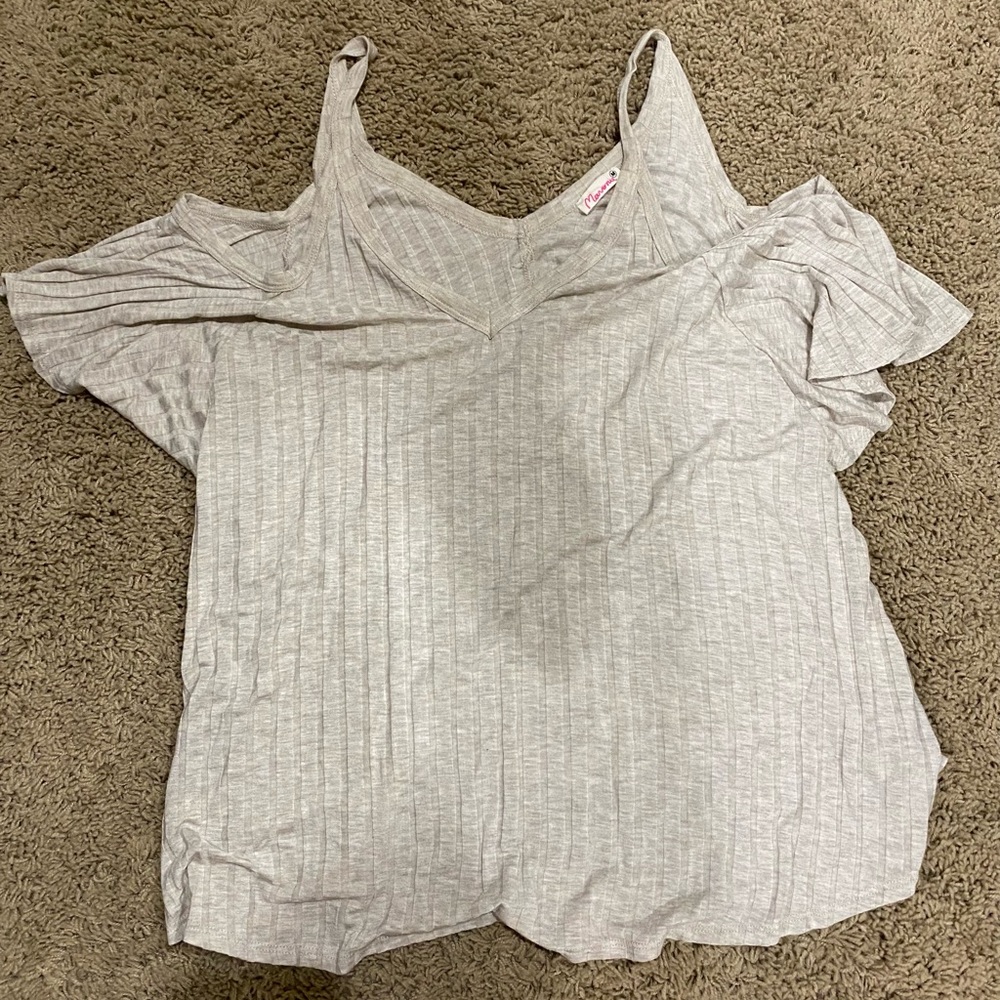 Women’s cold shoulder short sleeve top